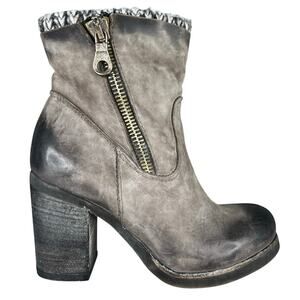 Juice Women’s Made In Italy Grey Leather Block Heel Ankle Boots Size 37 US 6.5